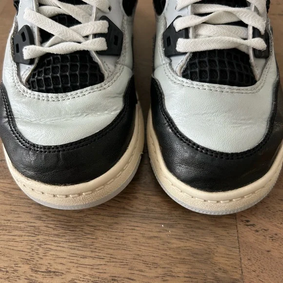 Kids Jordan 4’s Size 12C - Picture 6 of 10